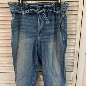 Hollister Paper Bag Curvy Vintage Mom Jeans